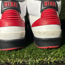 Load image into Gallery viewer, Size 10 - Jordan 2 Retro Mid Chicago