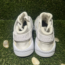 Load image into Gallery viewer, Kids Size 4 (GS) - Nike Huarache Run Low White Pure Platinum