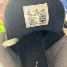 Load image into Gallery viewer, Size 9.5 - Jordan 3 Retro Blue