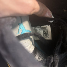 Load image into Gallery viewer, Nike Boys Air Jordan 5 440889-047 Black Basketball Kids Sneakers Size 1.5Y