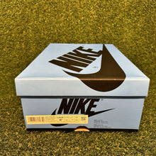 Load image into Gallery viewer, Size 8.5 - Jordan 1 Retro OG High UNC Toe