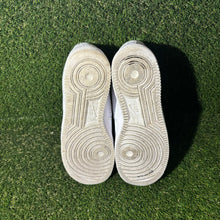 Load image into Gallery viewer, Size 9.5 - Nike Air Force 1 &#39;07 Low Triple White
