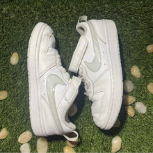Load image into Gallery viewer, Kids Size 1.5 (PS) - Nike Court Borough Low 2 White Iridescent
