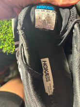 Load image into Gallery viewer, Size 10 - Hoka One One Mach 4 Black
