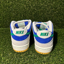 Load image into Gallery viewer, Nike Dunk SB Hyper Royal Malachite
